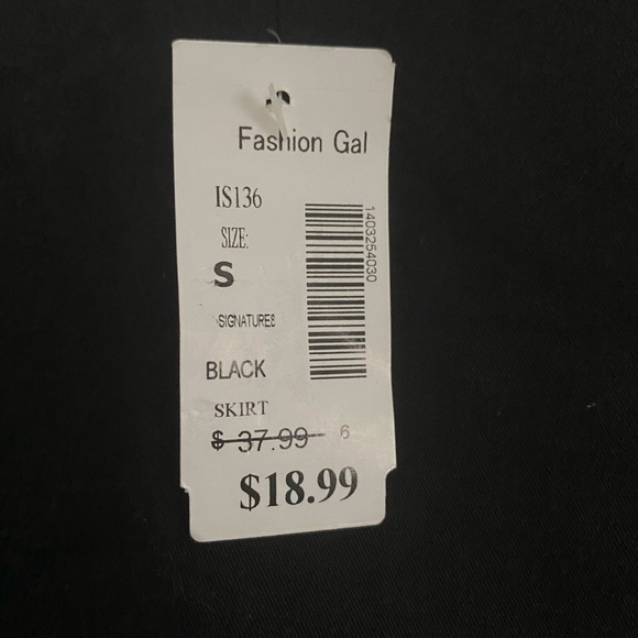 Mini skirt - Picture 3 of 3